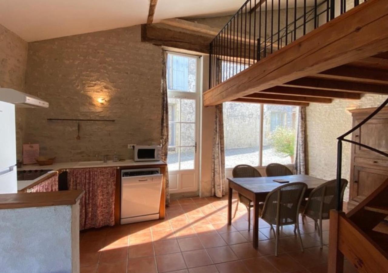 Domaine De La Laigne - Spa Asnieres-la-Giraud Экстерьер фото