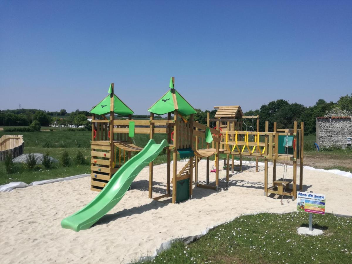 Domaine De La Laigne - Spa Asnieres-la-Giraud Экстерьер фото